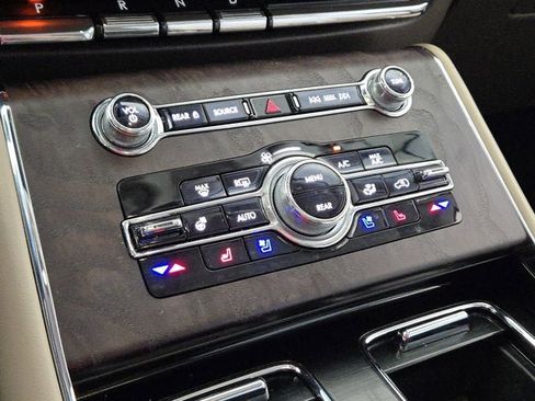 Used 2021 Lincoln Aviator Reserve w/ Equipment Group 210A AWD/4WD image 25