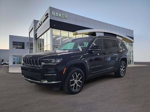 Used 2023 Jeep Grand Cherokee L Limited AWD/4WD image 1
