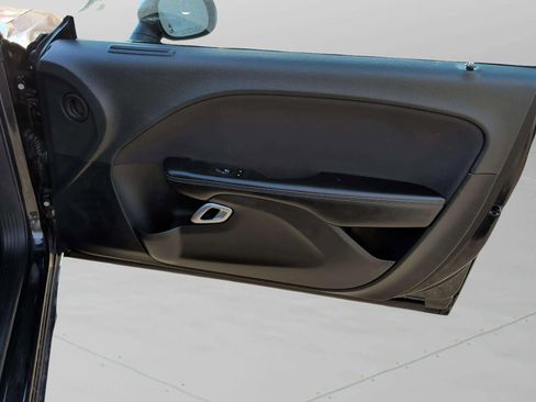 Used 2019 Dodge Challenger SXT image 17