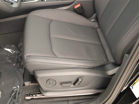 New 2025 Audi Q3 2.0T Premium image 25