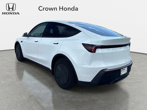 Used 2026 Tesla Model Y 2WD image 3