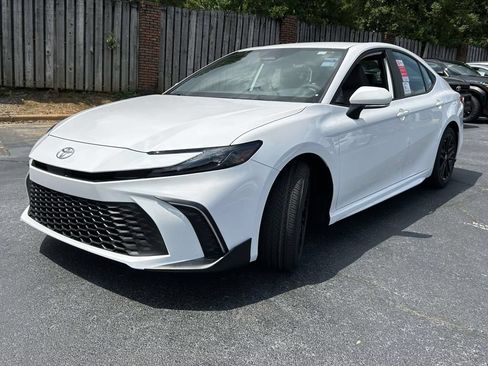 New 2026 Toyota Camry SE FWD image 7