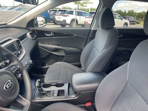 Used 2018 Kia Sorento L FWD image 17