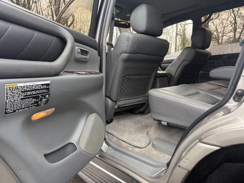 Used 2001 Toyota Land Cruiser image 35