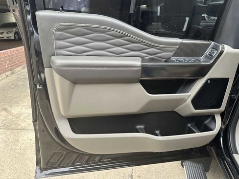 Used 2025 Ford F450 Platinum w/ Platinum Plus Package image 18