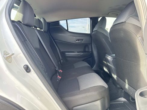 Used 2020 Toyota C-HR LE image 28