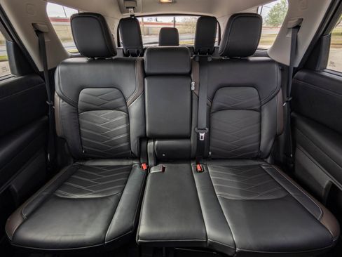 Used 2022 Nissan Pathfinder Platinum w/ Cargo Package image 18