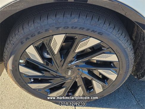 New 2026 Lincoln Nautilus Reserve w/ Jet Appearance Package image 13