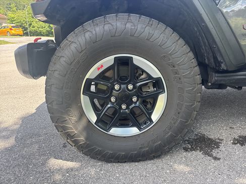 Used 2021 Jeep Wrangler Unlimited Rubicon AWD/4WD image 11
