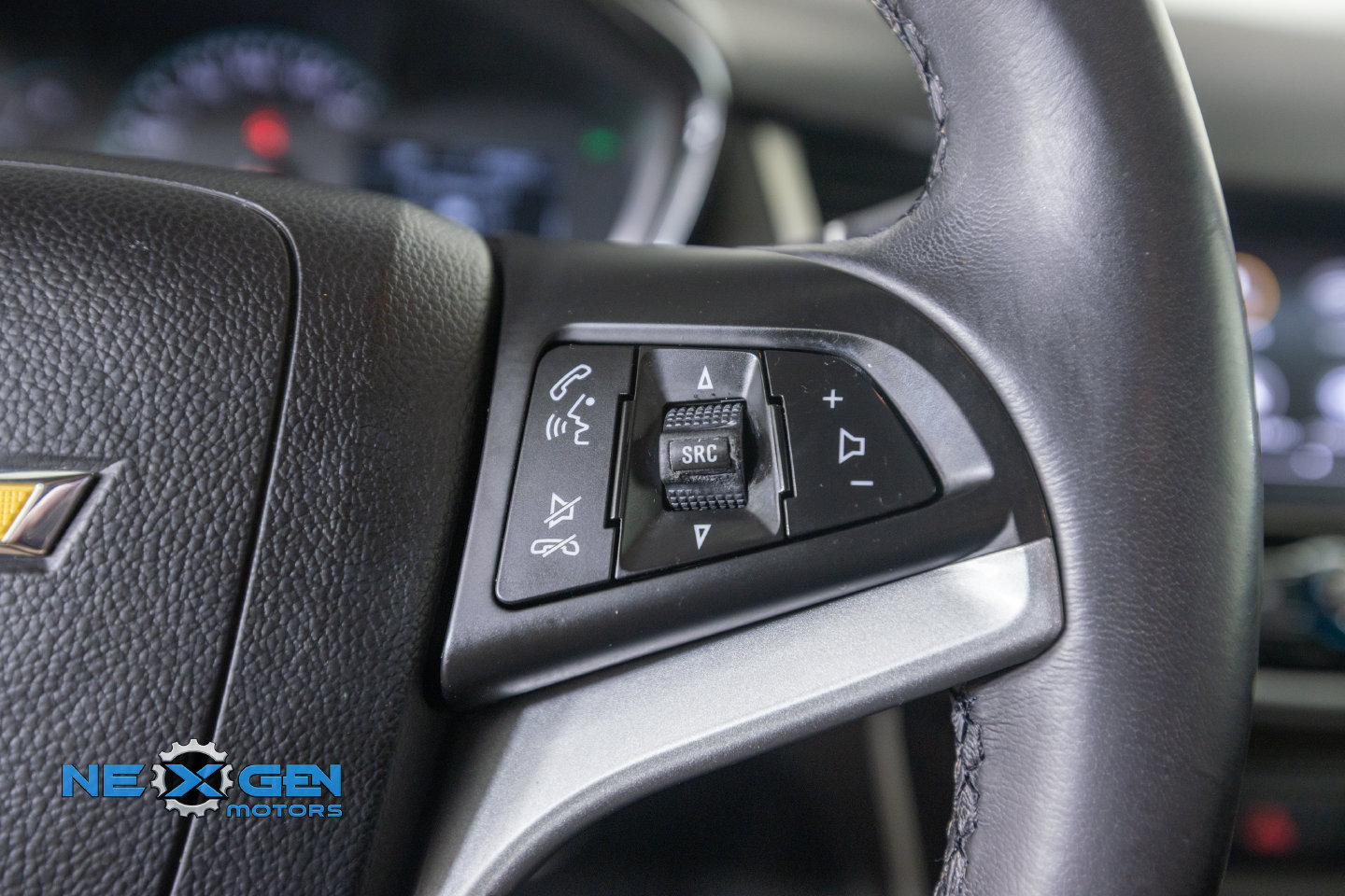 Used 2022 Chevrolet Trax LT w/ Midnight Edition AWD/4WD image 16