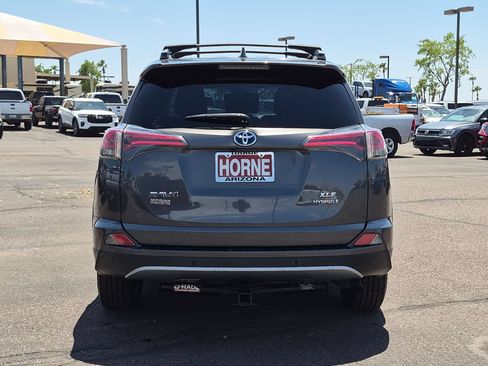 Used 2017 Toyota RAV4 XLE w/ Convenience Package AWD/4WD image 6