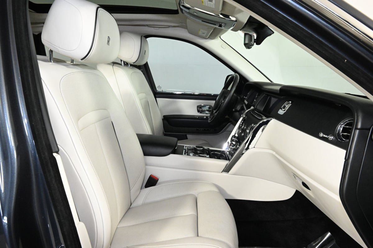 Used 2019 Rolls-Royce Cullinan AWD/4WD image 16