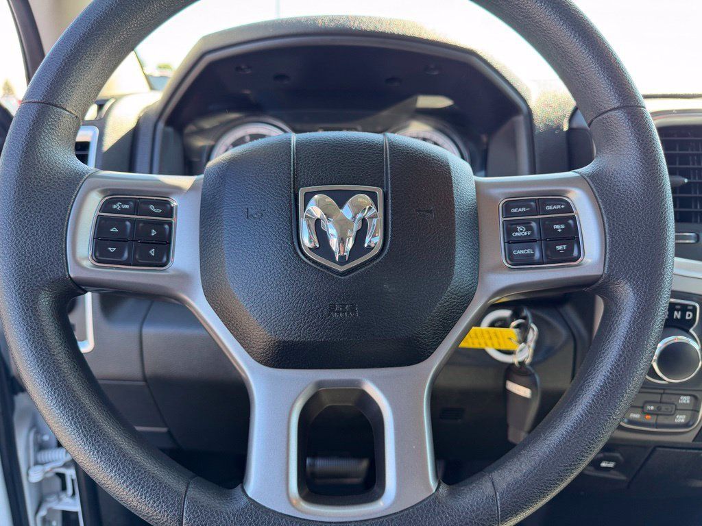 Used 2022 RAM 1500 Classic SLT AWD/4WD image 15
