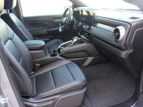Used 2025 Chevrolet Colorado LT w/ LT Convenience Package RWD image 20