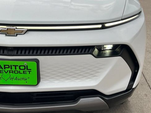 Used 2024 Chevrolet Equinox EV LT FWD image 9