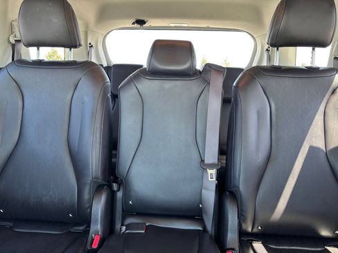 Used 2026 Kia Carnival FWD image 40