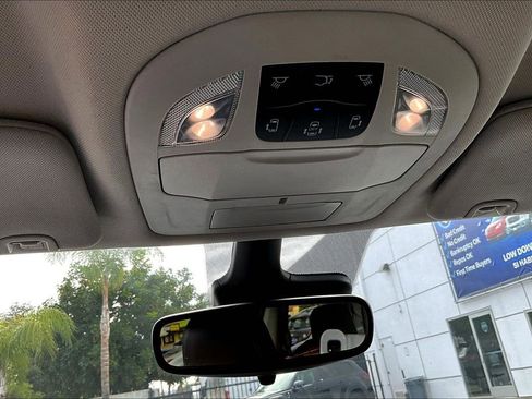 Used 2023 Chrysler Pacifica Touring-L FWD image 14
