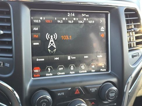 Used 2018 Jeep Grand Cherokee Overland image 16