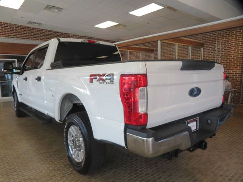 Used 2019 Ford F250 XLT w/ FX4 Off-Road Package AWD/4WD image 6