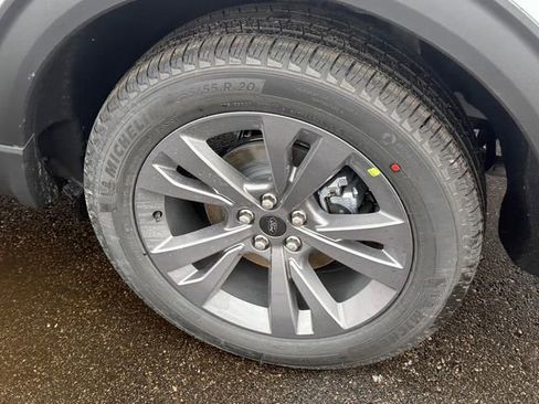 New 2026 Ford Explorer Active w/ Active Comfort Package image 10