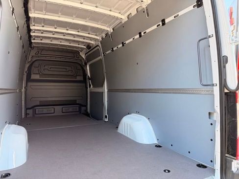Used 2025 Mercedes-Benz Sprinter 2500 image 14
