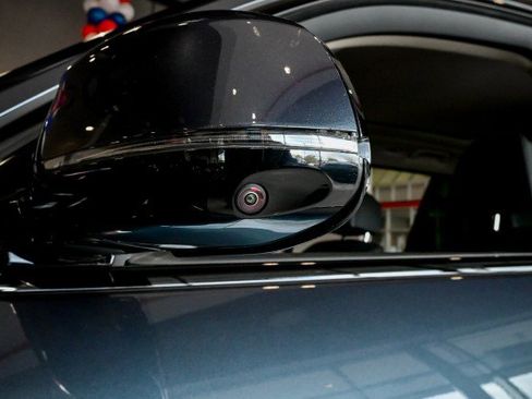 Used 2022 BMW X7 xDrive40i w/ Premium Package image 13