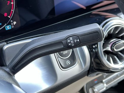 Certified 2024 Mercedes-Benz GLB 250 4MATIC image 20