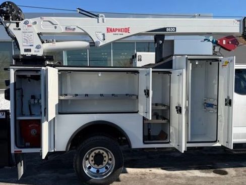 New 2026 Ford F550 4x4 Supercab Super Duty w/ XLT Value Package image 14