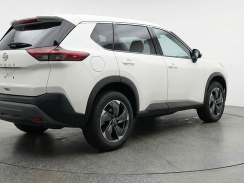 Used 2025 Nissan Rogue SV FWD image 9