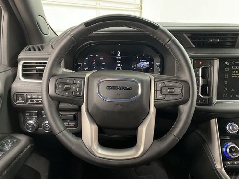 Used 2024 GMC Yukon Denali w/ Advanced Technology Package image 19