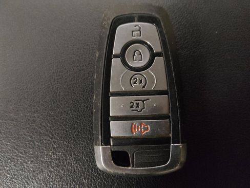 Used 2020 Ford Edge Titanium w/ Equipment Group 301A FWD image 32