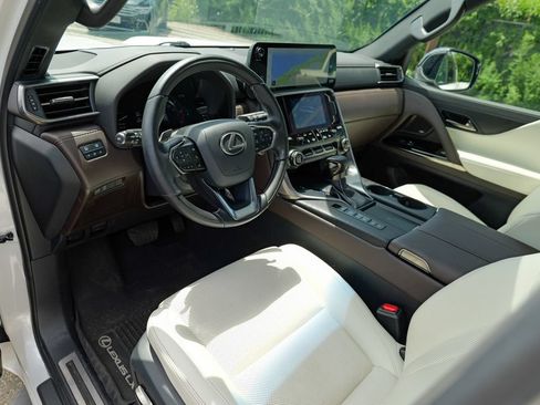 Used 2024 Lexus LX 600 4WD w/ Appearance Package image 21