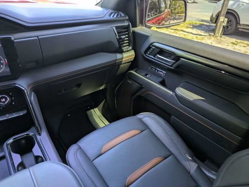 Used 2023 GMC Sierra 1500 AT4 w/ Technology Package AWD/4WD image 16