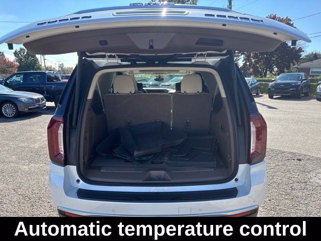Used 2023 GMC Yukon XL Denali w/ Denali Reserve Package AWD/4WD image 28