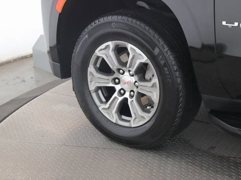 Used 2024 GMC Yukon SLE AWD/4WD image 13
