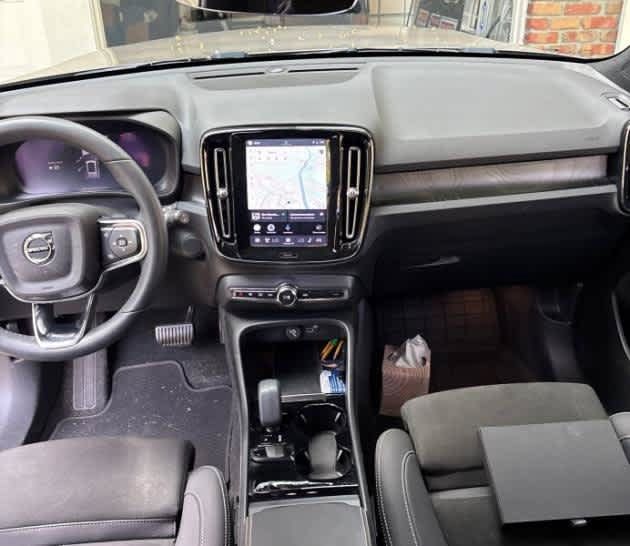 Used 2023 Volvo XC40 Recharge Plus w/ Protection Package Premier AWD/4WD image 4