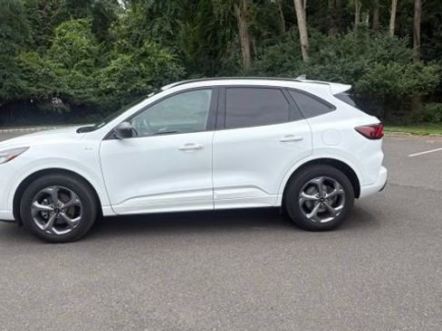 Certified 2023 Ford Escape ST-Line w/ Tech Pack #1 AWD/4WD image 3