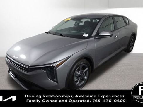 Used 2025 Kia K4 LXS image 4
