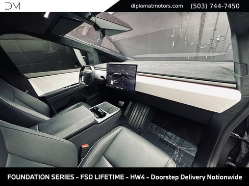 Used 2024 Tesla Cybertruck Cyberbeast AWD/4WD image 18