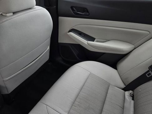 Used 2025 Nissan Altima 2.5 SV image 12