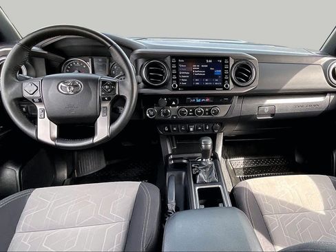 Used 2022 Toyota Tacoma TRD Sport w/ Technology Package AWD/4WD image 16