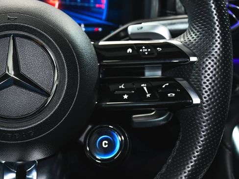 Used 2022 Mercedes-Benz SL 55 AMG 4MATIC w/ AMG Night Package II image 43