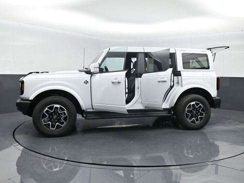 New 2025 Ford Bronco Outer Banks image 28