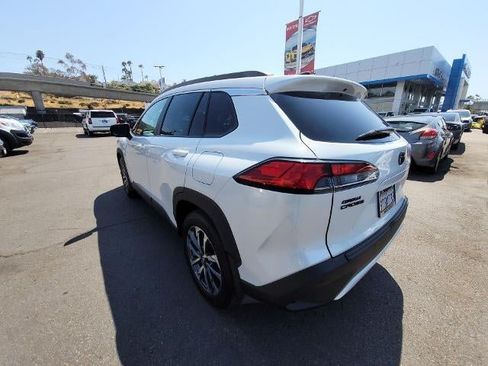Used 2025 Toyota Corolla Cross XLE w/ Convenience Package AWD/4WD image 6