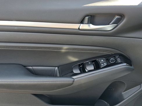 Certified 2023 Nissan Altima 2.5 SV w/ SV Premium Package AWD/4WD image 13
