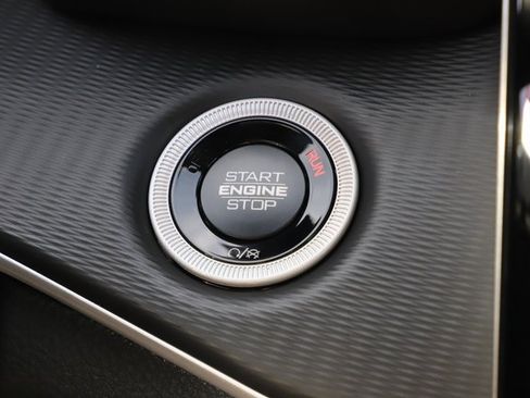 New 2025 Jeep Grand Cherokee Altitude image 31