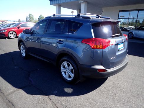 Used 2013 Toyota RAV4 XLE image 3