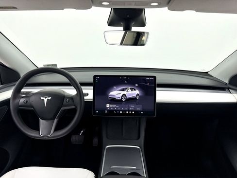 Used 2023 Tesla Model Y Long Range AWD/4WD image 20