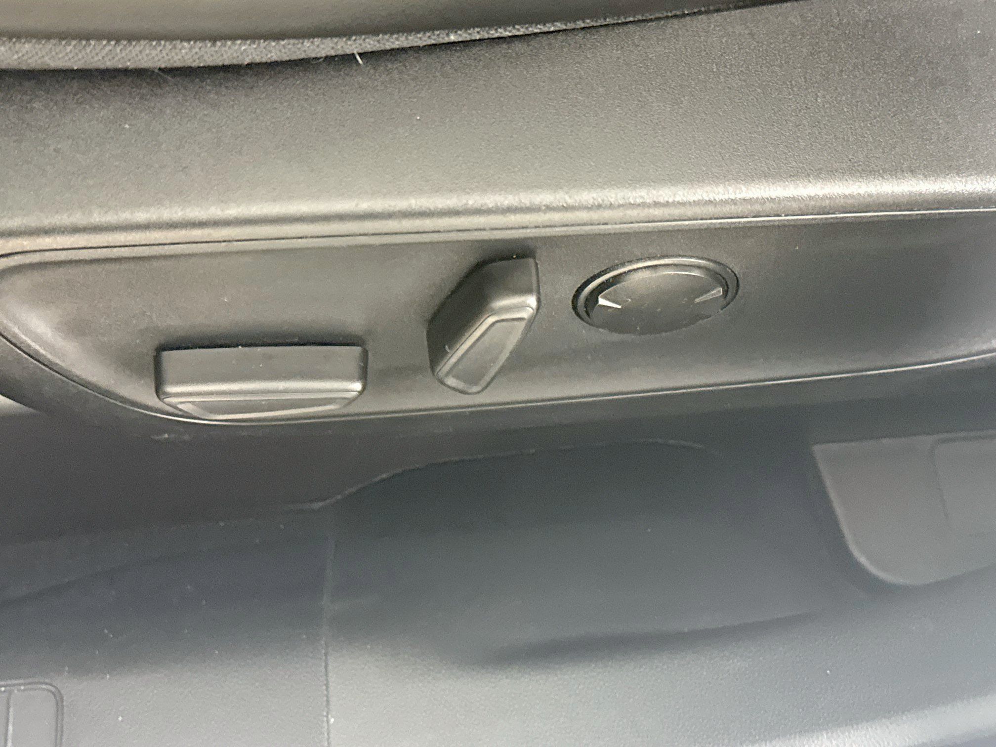 Used 2024 Ford Escape ST-Line w/ Tech Pack #1 FWD image 24