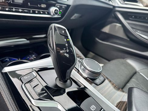 Used 2018 BMW M550i xDrive AWD/4WD image 32